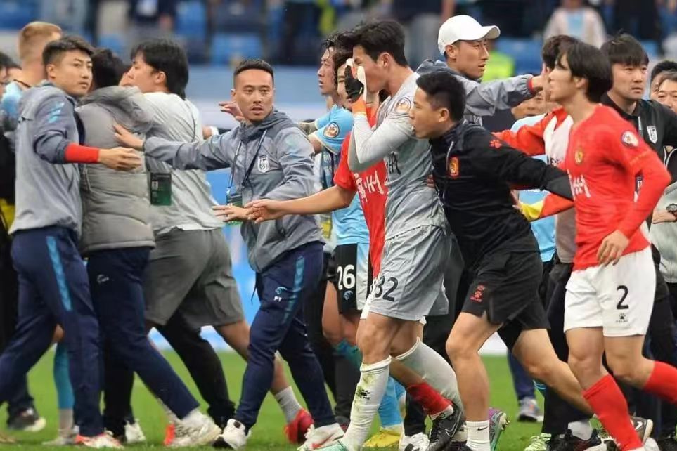 转会期山东泰山备战西甲，门线救险细节曝光，赛场秩序良好，细节决定成败(西甲新赛季转会一览)